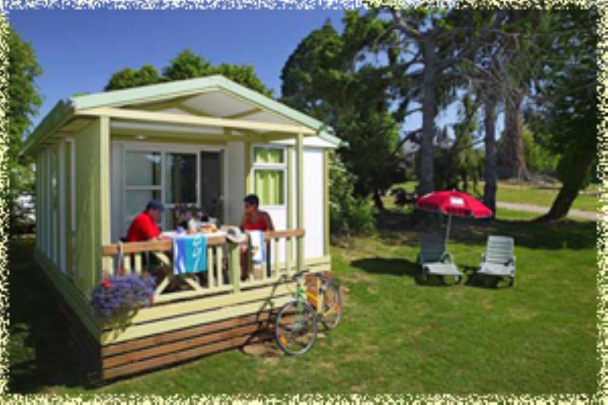 Hotellerie De Plein Air Camping Leychoisier Bonnac-la-Côte Exteriör bild
