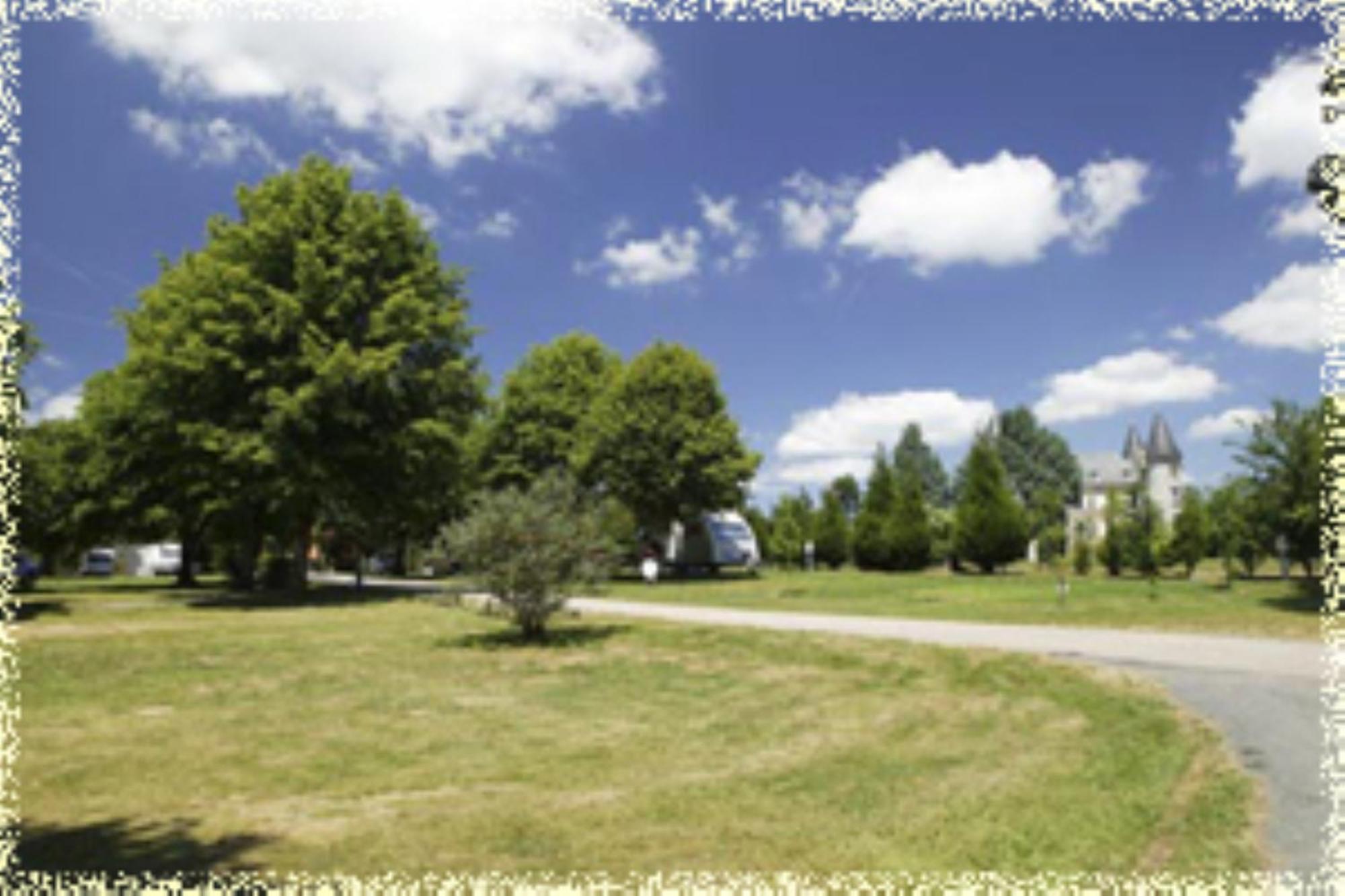 Hotellerie De Plein Air Camping Leychoisier Bonnac-la-Côte Exteriör bild