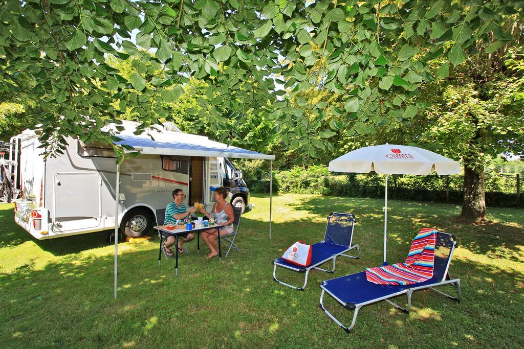 Hotellerie De Plein Air Camping Leychoisier Bonnac-la-Côte Exteriör bild